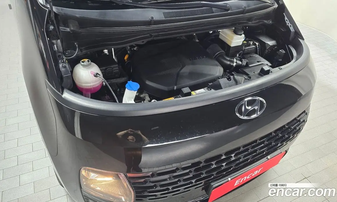 Hyundai Staria 2023 2.2 автомат (гидро), фото 6