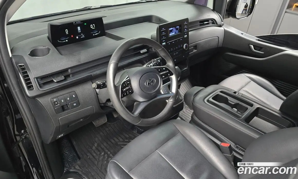 Hyundai Staria 2023 2.2 автомат (гидро), фото 10