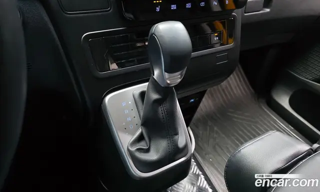 Hyundai Staria 2023 3.5 автомат (гидро), миниатюра 12