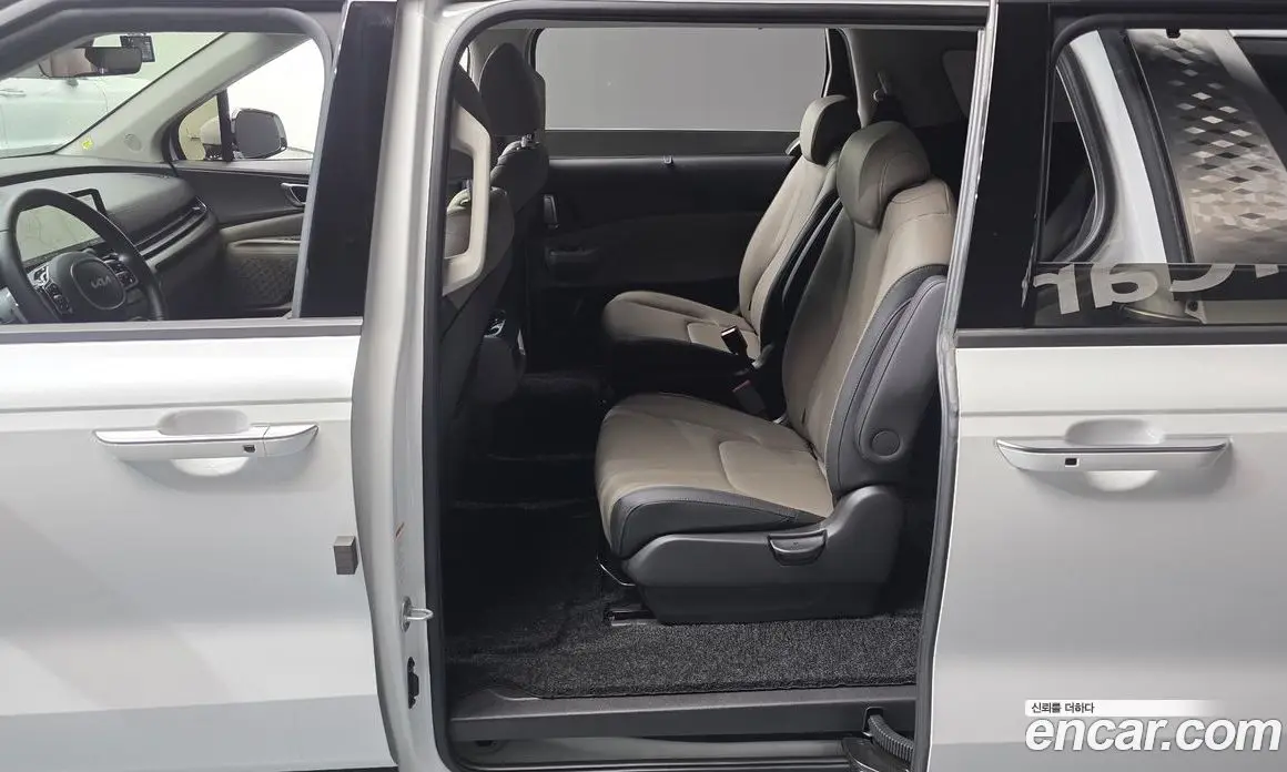 Kia Carnival 2024 2.2 автомат (гидро), фото 17 Kia Carnival 2024 2.2 автомат (гидро), фото 17