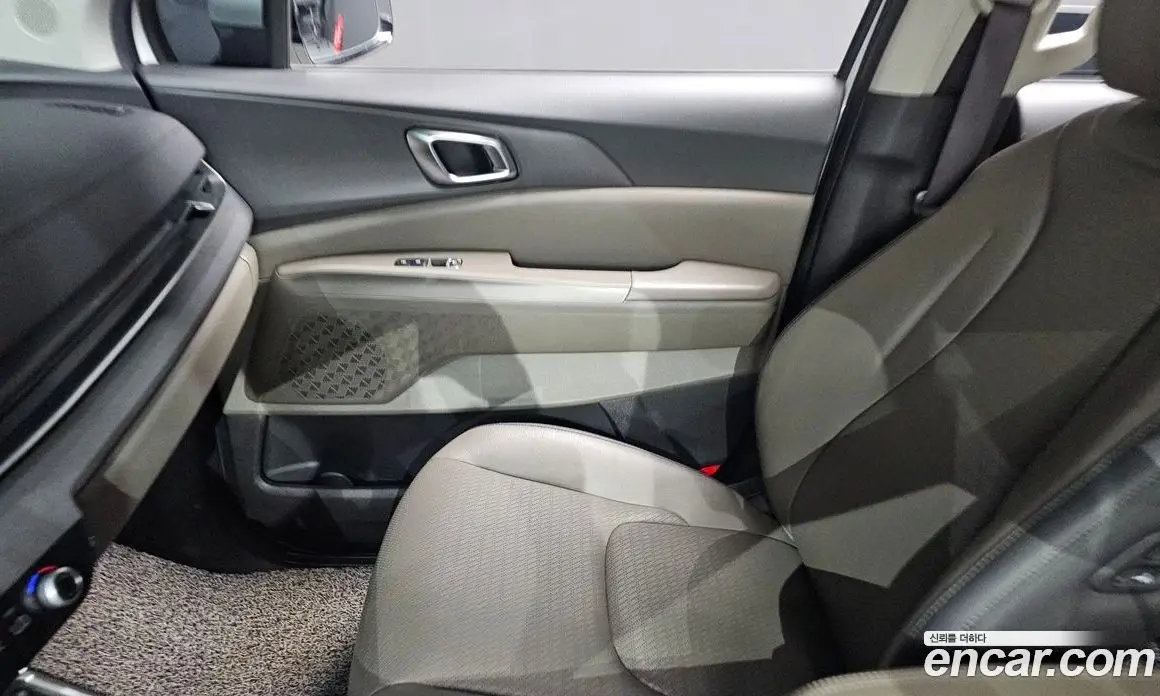 Kia Carnival 2024 1.6 автомат (гидро), фото 15 Kia Carnival 2024 1.6 автомат (гидро), фото 15