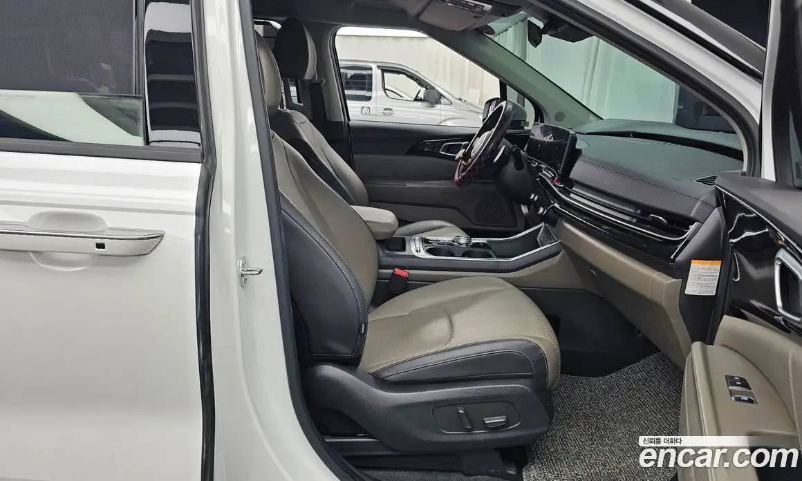 Kia Carnival 2024 1.6 автомат (гидро), фото 16