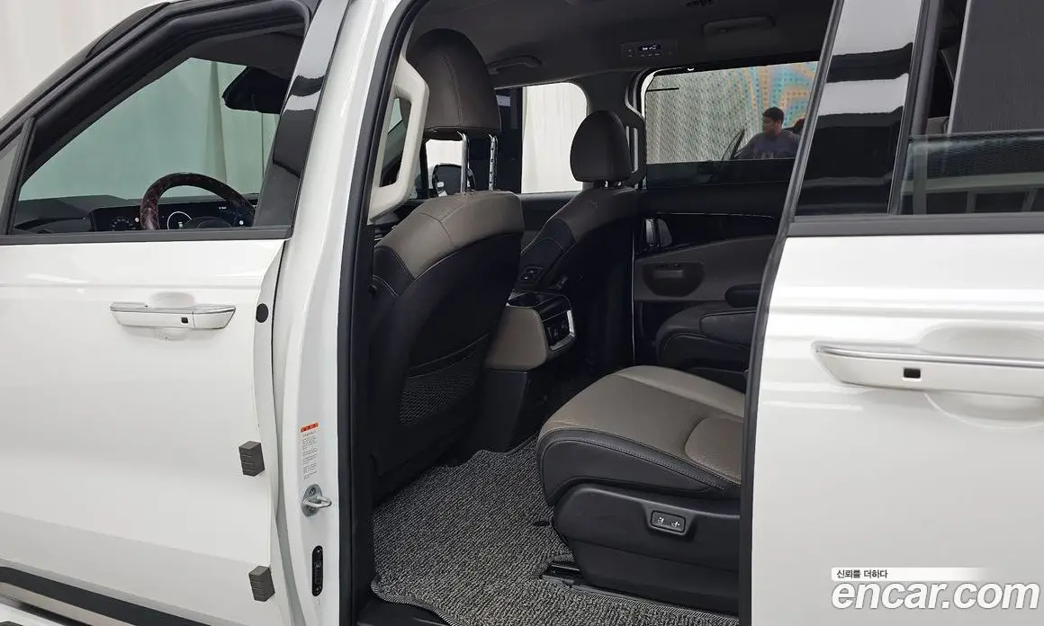 Kia Carnival 2024 1.6 автомат (гидро), фото 18