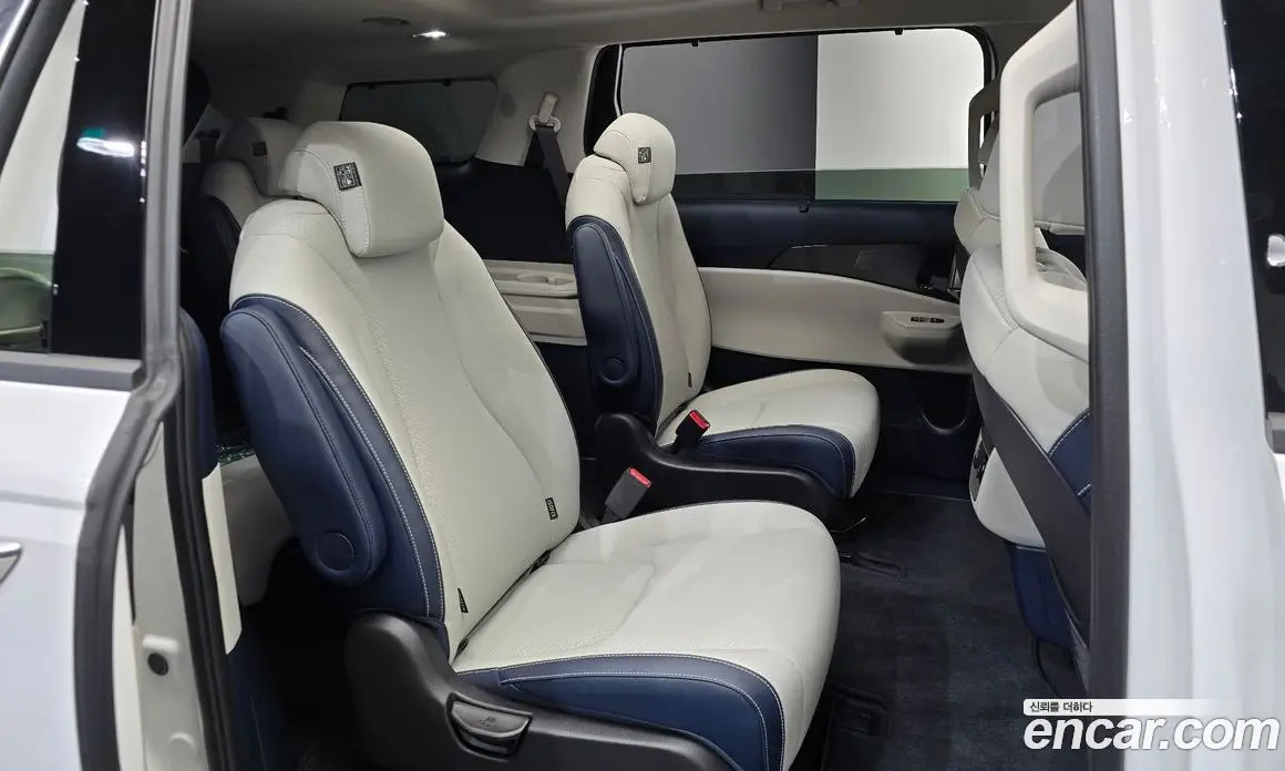 Kia Carnival 2025 1.6 автомат (гидро), фото 17