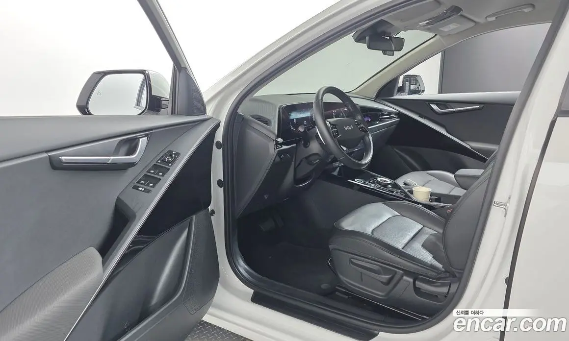 Kia Niro 2023 0.2 автомат (гидро), фото 11 Kia Niro 2023 0.2 автомат (гидро), фото 11
