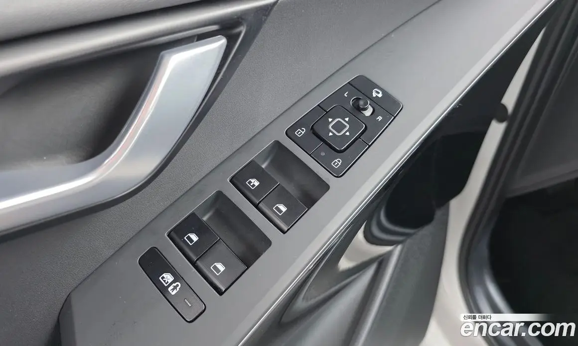 Kia Niro 2023 0.2 автомат (гидро), фото 12 Kia Niro 2023 0.2 автомат (гидро), фото 12