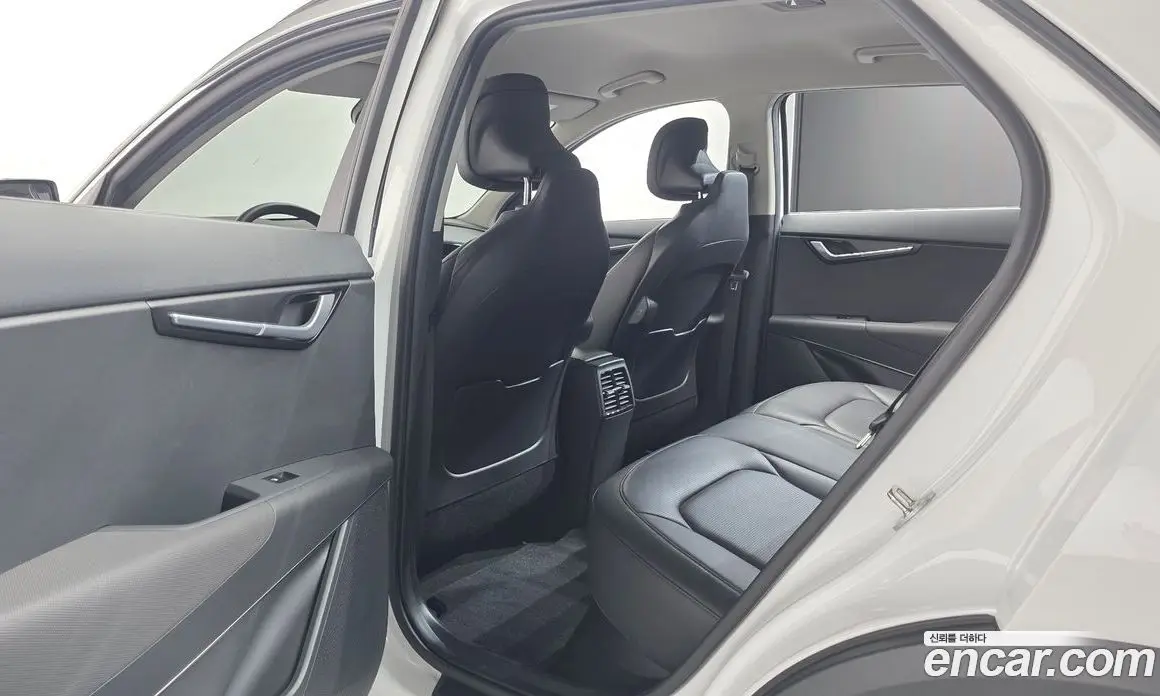 Kia Niro 2023 0.2 автомат (гидро), фото 18 Kia Niro 2023 0.2 автомат (гидро), фото 18