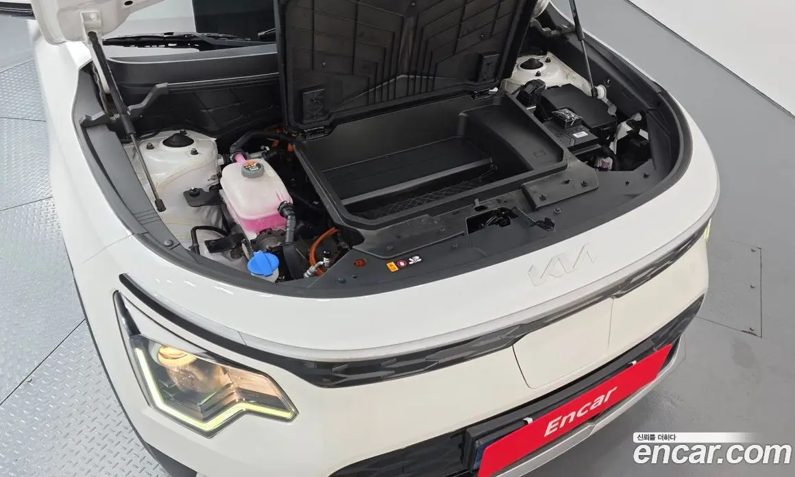 Kia Niro 2023 0.2 автомат (гидро), фото 6 Kia Niro 2023 0.2 автомат (гидро), фото 6
