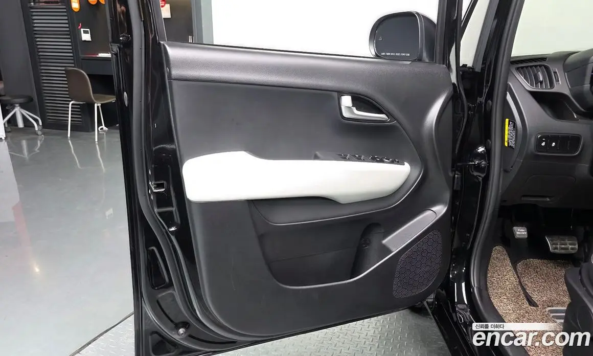 Kia Ray 2023 1.0 автомат (гидро), фото 14