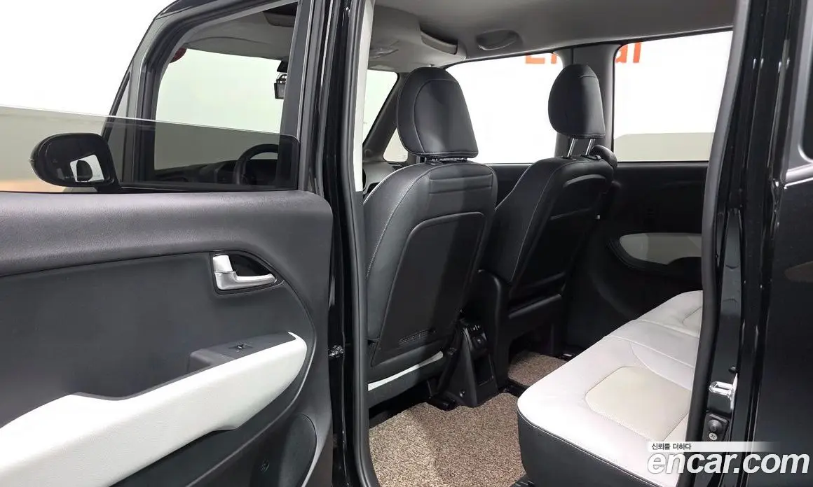 Kia Ray 2023 1.0 автомат (гидро), фото 17