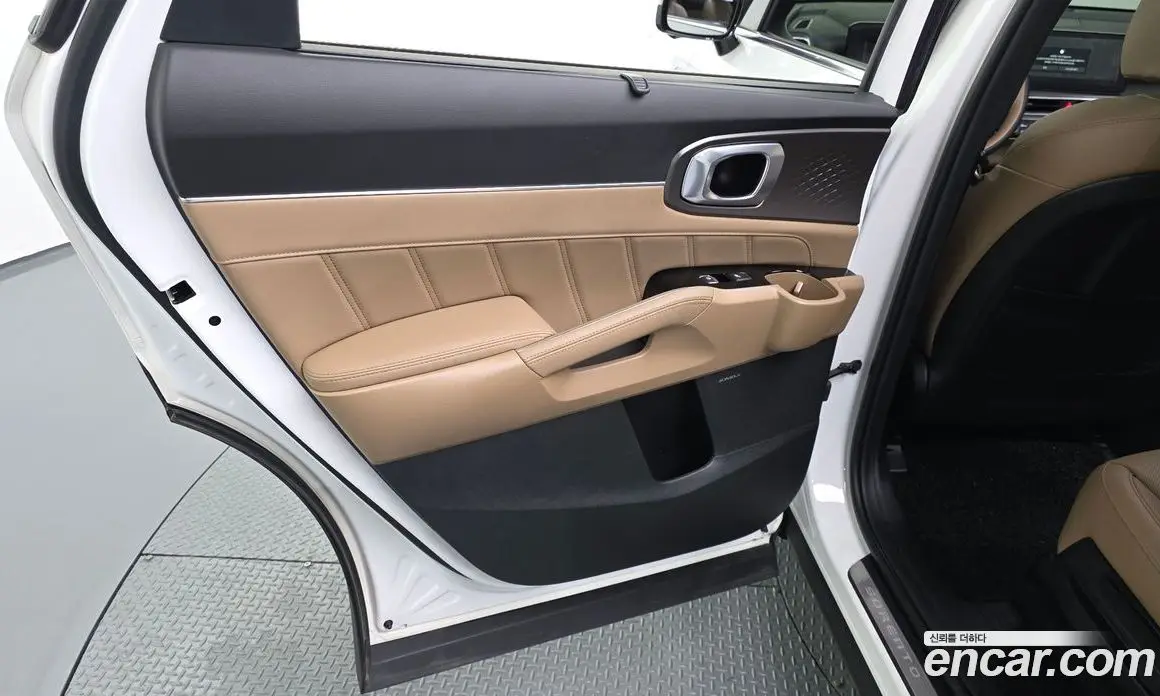 Kia Sorento 2023 2.2 автомат (гидро), фото 15