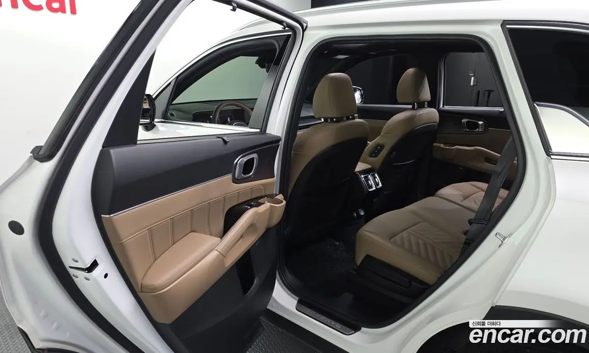 Kia Sorento 2023 2.2 автомат (гидро), фото 16