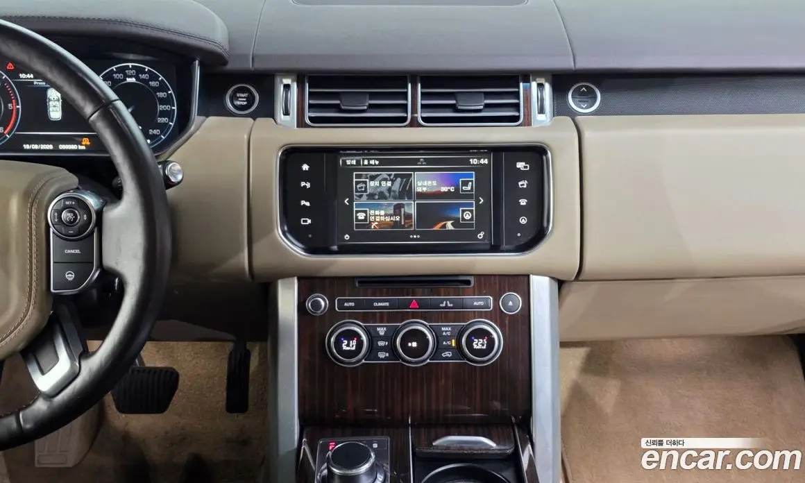 Land Rover Range Rover 2015 4.4 автомат (гидро), фото 14