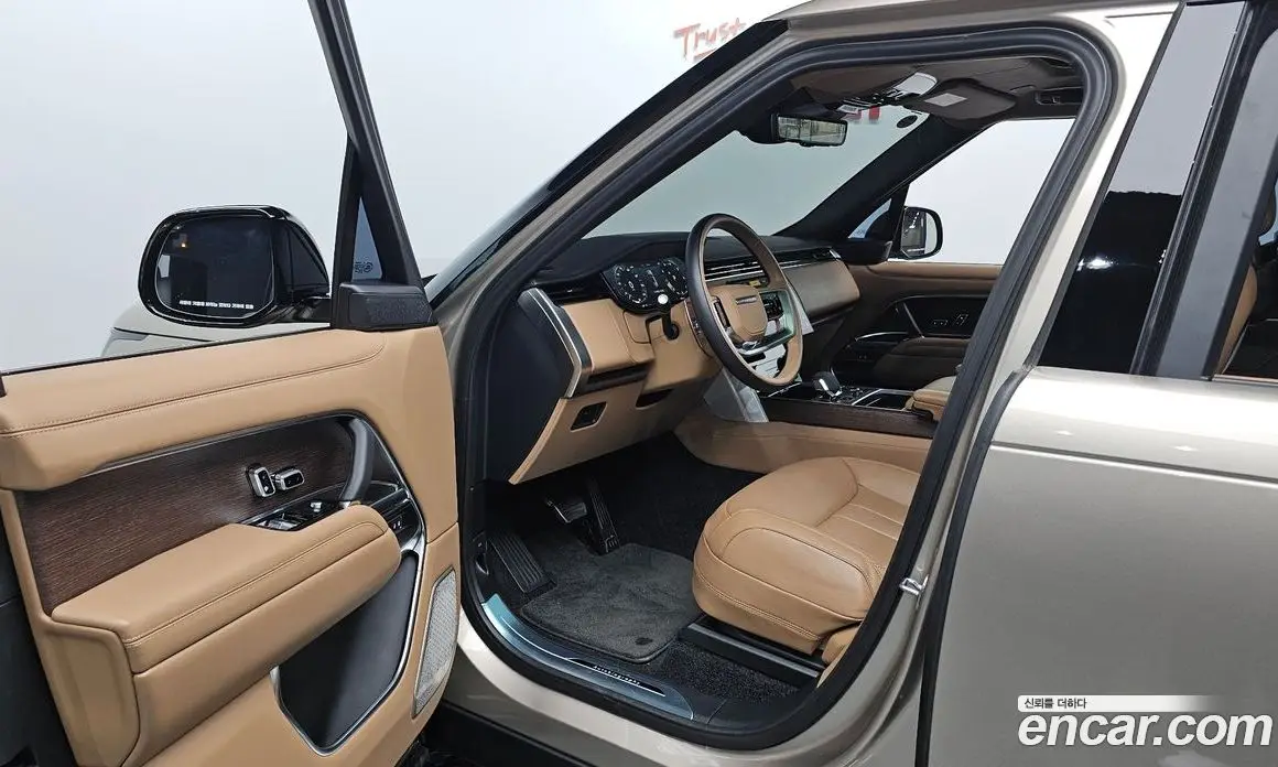 Land Rover Range Rover 2023 4.4 автомат (гидро), фото 12