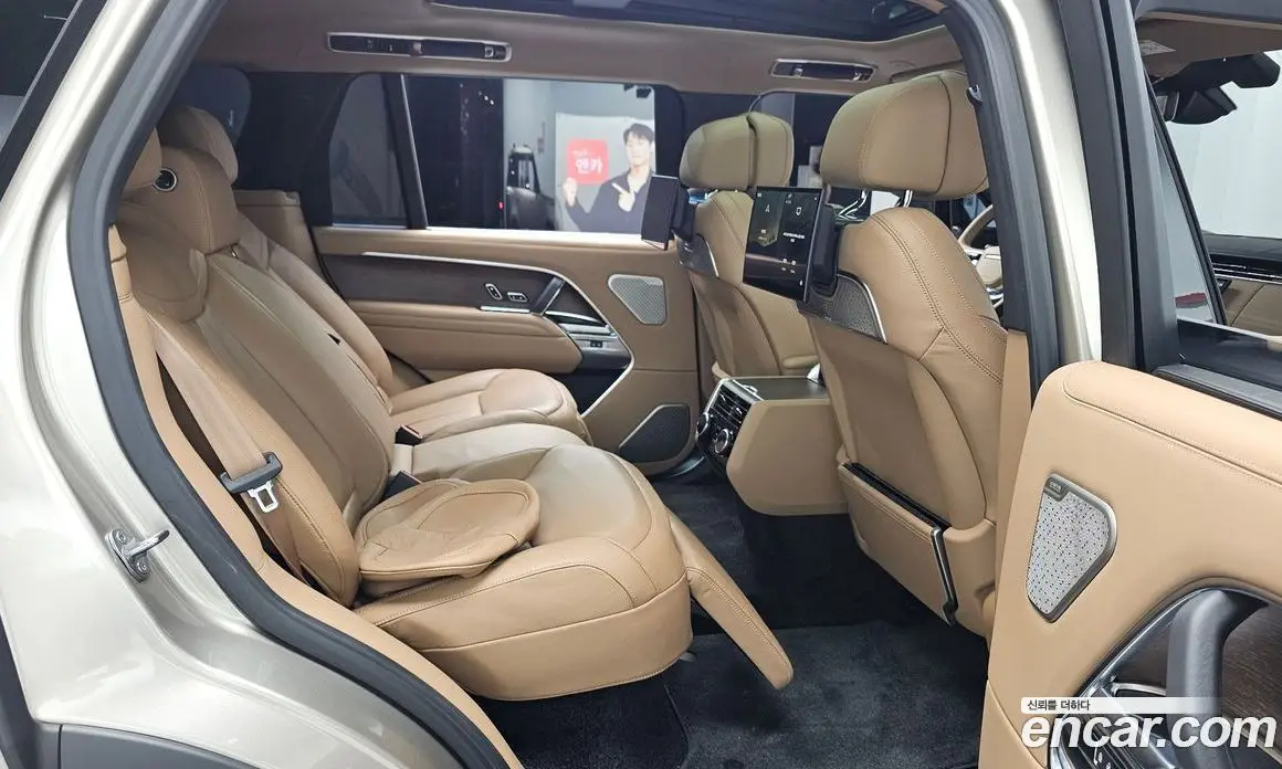 Land Rover Range Rover 2023 4.4 автомат (гидро), фото 17