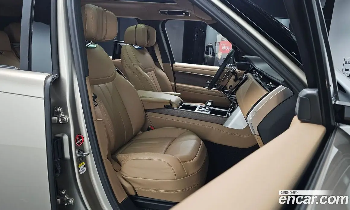 Land Rover Range Rover 2023 4.4 автомат (гидро), фото 18
