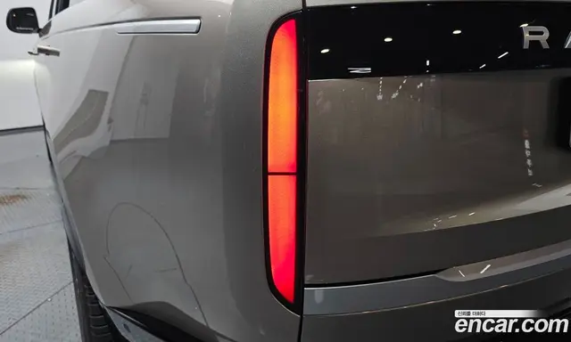 Land Rover Range Rover 2023 4.4 автомат (гидро), миниатюра 8