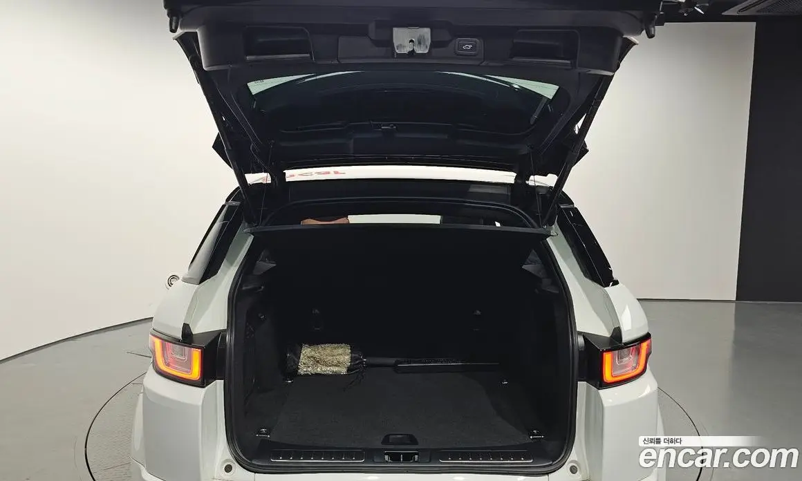 Land Rover Range Rover Evoque 2016 2.0 автомат (гидро), фото 20