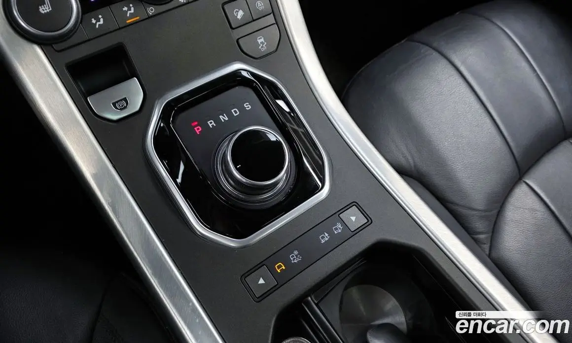 Land Rover Range Rover Evoque 2018 2.0 автомат (гидро), фото 12 Land Rover Range Rover Evoque 2018 2.0 автомат (гидро), фото 12