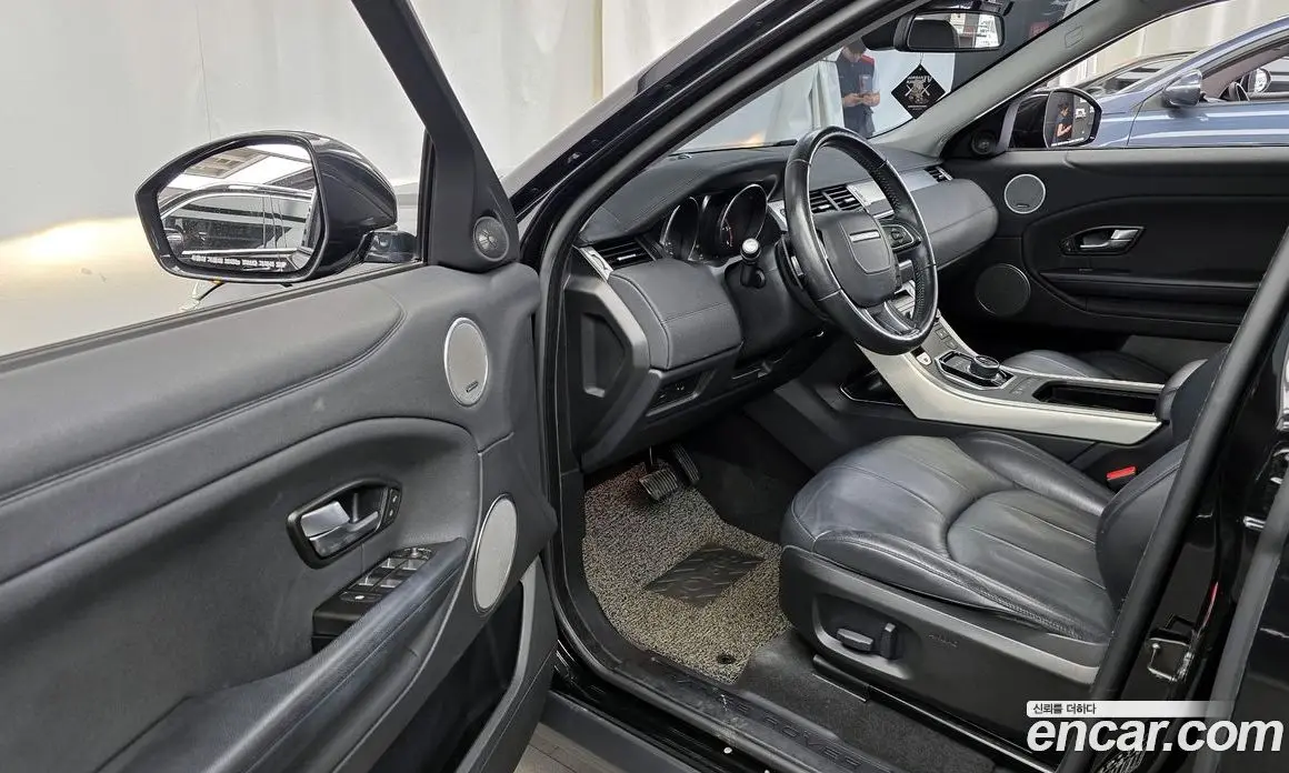 Land Rover Range Rover Evoque 2018 2.0 автомат (гидро), фото 13 Land Rover Range Rover Evoque 2018 2.0 автомат (гидро), фото 13