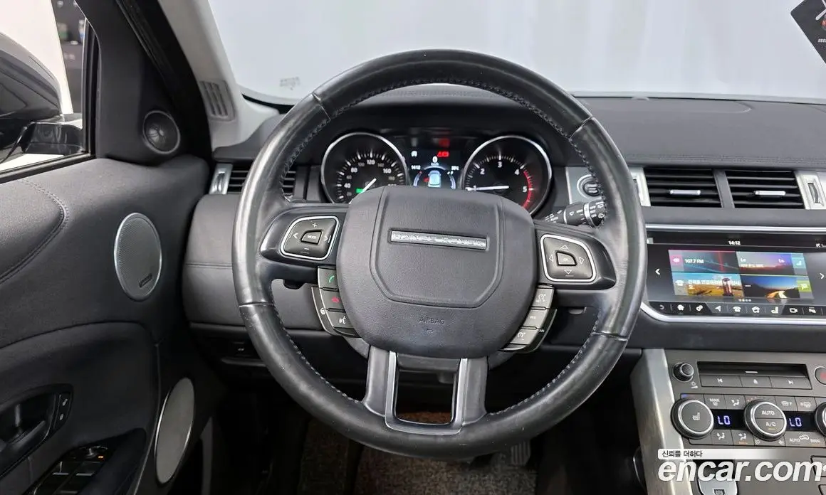 Land Rover Range Rover Evoque 2018 2.0 автомат (гидро), фото 18 Land Rover Range Rover Evoque 2018 2.0 автомат (гидро), фото 18