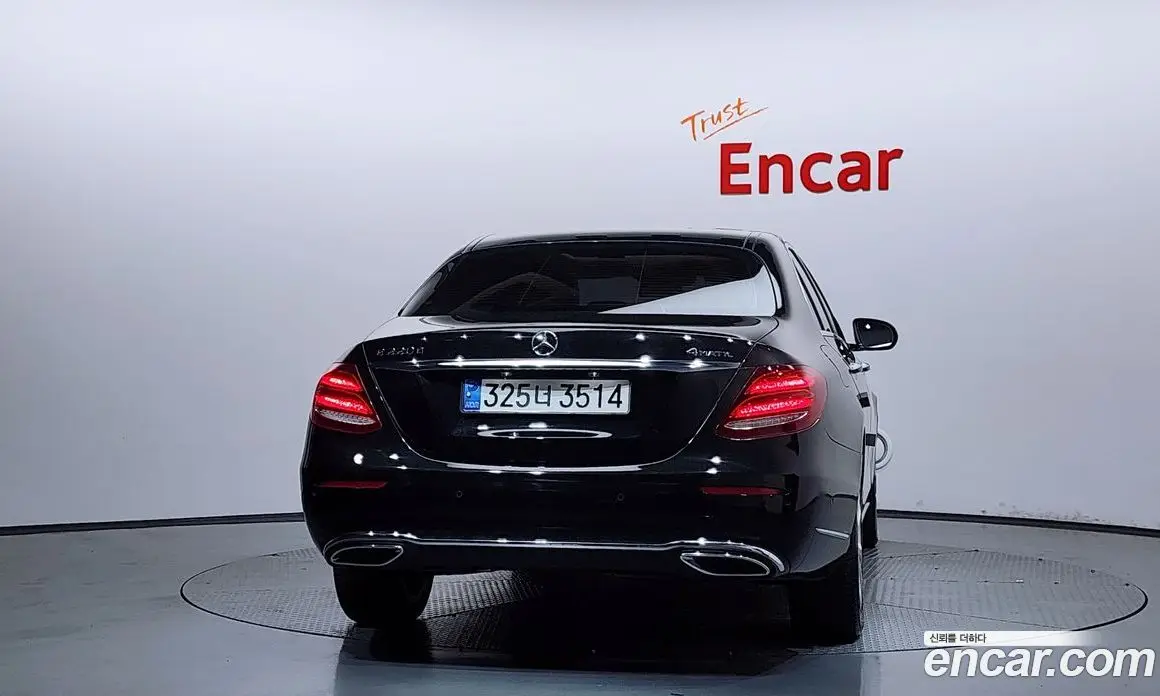 Mercedes-Benz E-Class 2018 1.9 автомат (гидро), фото 4 Mercedes-Benz E-Class 2018 1.9 автомат (гидро), фото 4