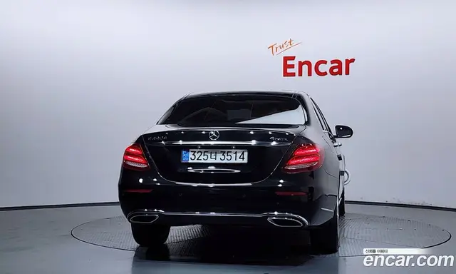 Mercedes-Benz E-Class 2018 1.9 автомат (гидро), миниатюра 4 Mercedes-Benz E-Class 2018 1.9 автомат (гидро), миниатюра 4