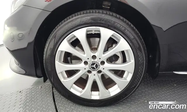 Mercedes-Benz E-Class 2018 1.9 автомат (гидро), миниатюра 5 Mercedes-Benz E-Class 2018 1.9 автомат (гидро), миниатюра 5