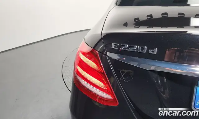 Mercedes-Benz E-Class 2018 1.9 автомат (гидро), миниатюра 9 Mercedes-Benz E-Class 2018 1.9 автомат (гидро), миниатюра 9