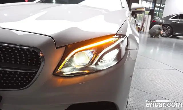 Mercedes-Benz E-Class 2018 1.9 автомат (гидро), миниатюра 7