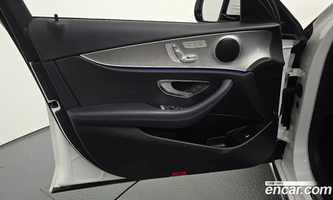 Mercedes-Benz E-Class 2019 2.0 автомат (гидро), фото 13 Mercedes-Benz E-Class 2019 2.0 автомат (гидро), фото 13