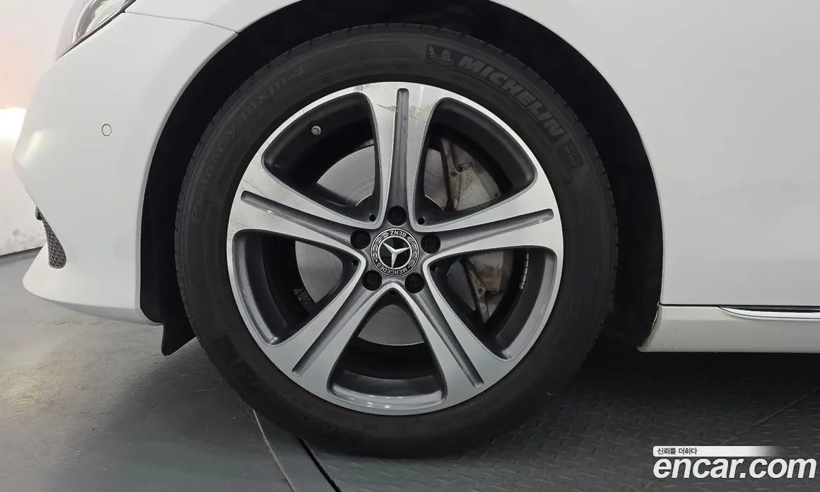 Mercedes-Benz E-Class 2019 2.0 автомат (гидро), фото 4 Mercedes-Benz E-Class 2019 2.0 автомат (гидро), фото 4