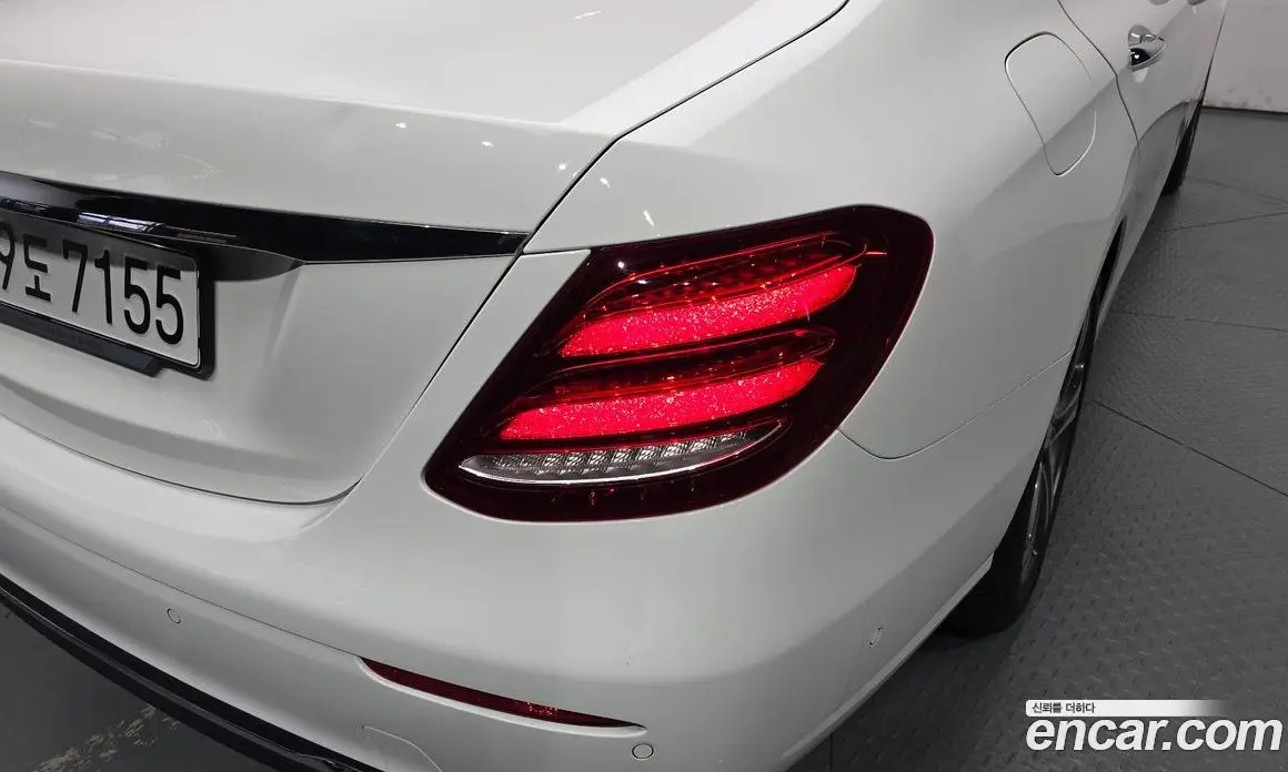 Mercedes-Benz E-Class 2019 2.0 автомат (гидро), фото 8 Mercedes-Benz E-Class 2019 2.0 автомат (гидро), фото 8