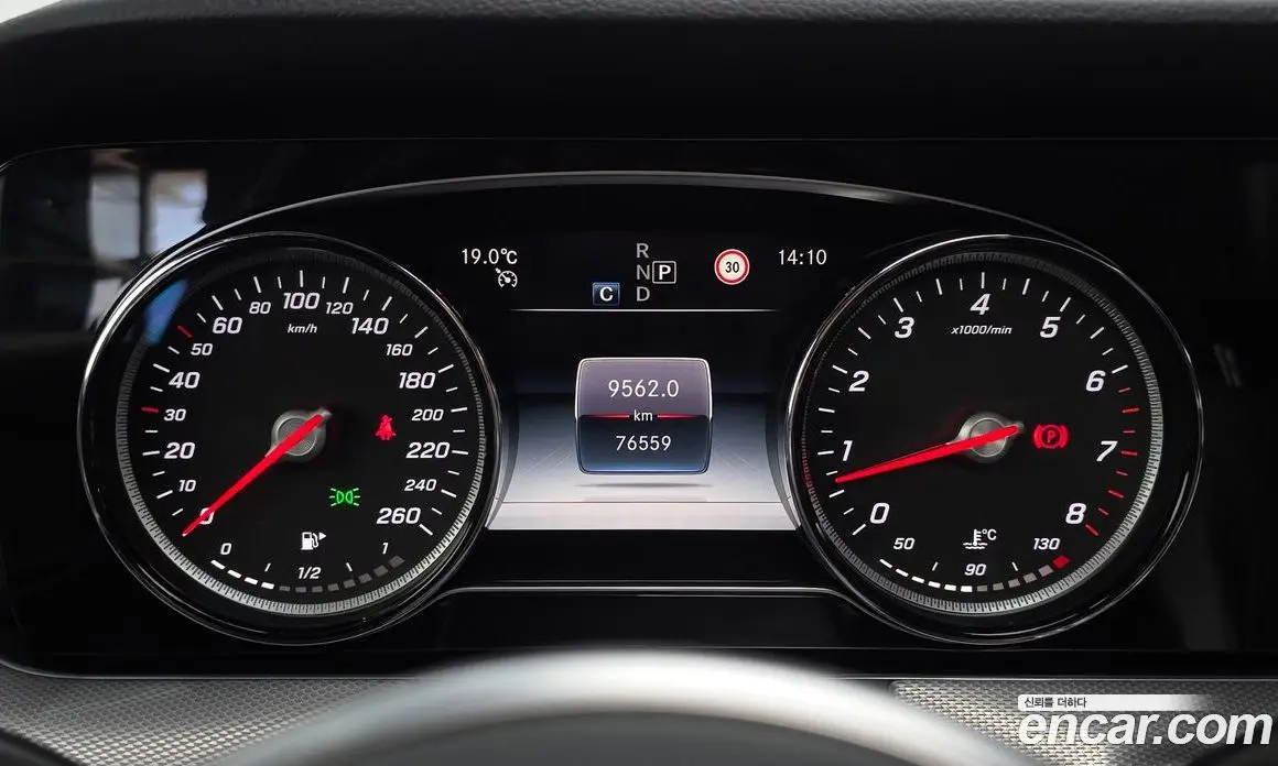 Mercedes-Benz E-Class 2019 2.0 автомат (гидро), фото 10 Mercedes-Benz E-Class 2019 2.0 автомат (гидро), фото 10