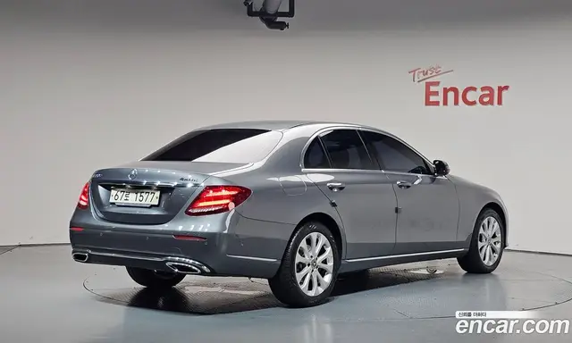 Mercedes-Benz E-Class, 2019, 105 449 км