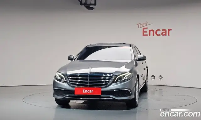 Mercedes-Benz E-Class 2019 1.9 автомат (гидро), миниатюра 2