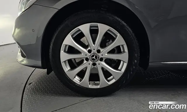 Mercedes-Benz E-Class 2019 1.9 автомат (гидро), миниатюра 4