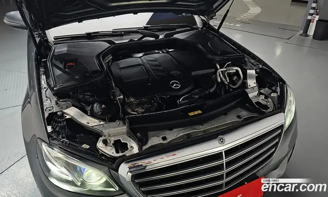 Mercedes-Benz E-Class 2019 1.9 автомат (гидро), миниатюра 5