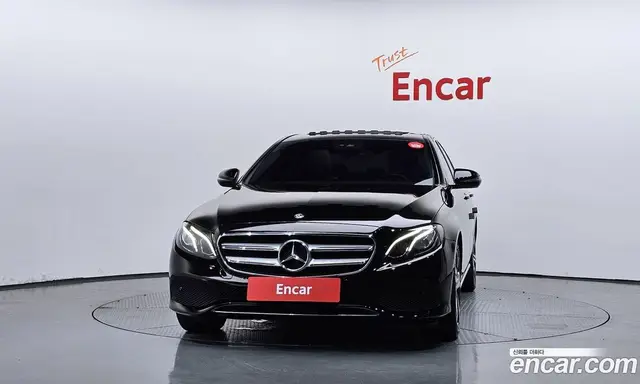 Mercedes-Benz E-Class 2019 2.0 автомат (гидро), миниатюра 3
