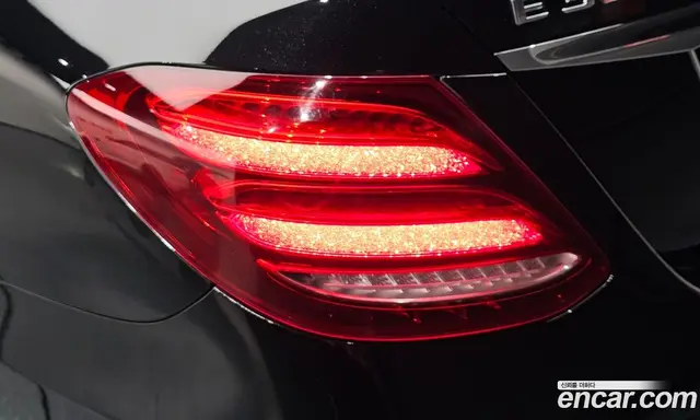 Mercedes-Benz E-Class 2019 2.0 автомат (гидро), миниатюра 9
