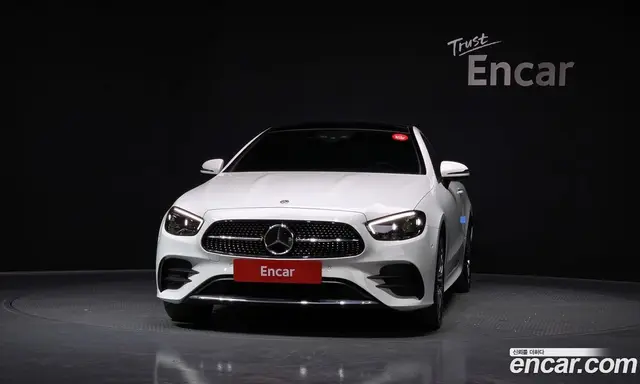Mercedes-Benz E-Class 2022 2.0 автомат (гидро), миниатюра 3