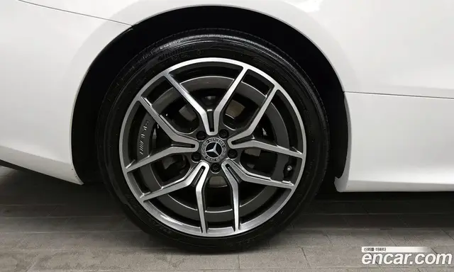 Mercedes-Benz E-Class 2022 2.0 автомат (гидро), миниатюра 5