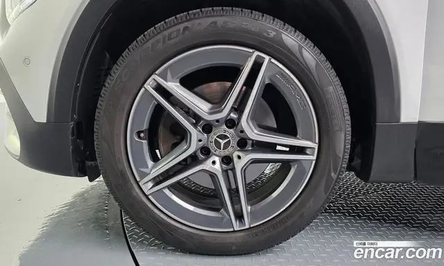 Mercedes-Benz GLB-Class 2022 2.0 автомат (гидро), миниатюра 5 Mercedes-Benz GLB-Class 2022 2.0 автомат (гидро), миниатюра 5