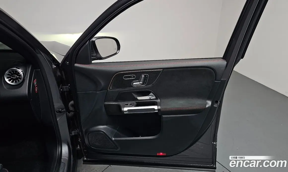 Mercedes-Benz GLB-Class 2022 2.0 автомат (гидро), фото 13