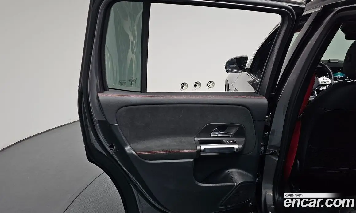Mercedes-Benz GLB-Class 2022 2.0 автомат (гидро), фото 14