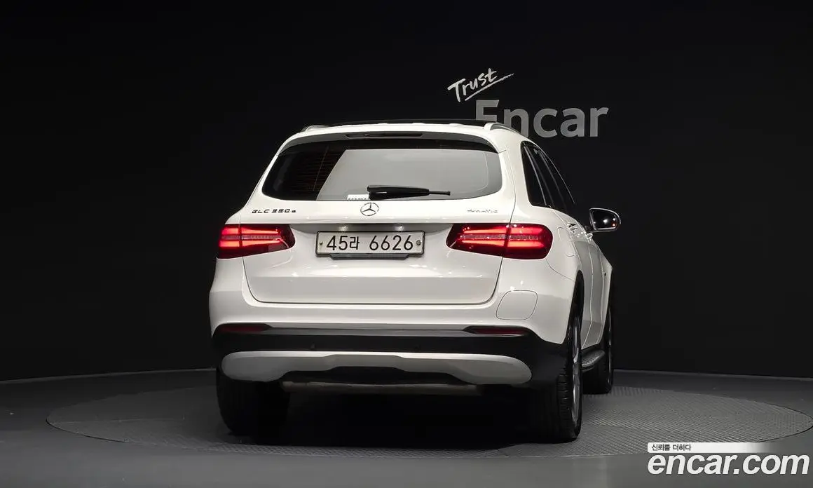 Mercedes-Benz GLC-Class 2019 2.0 автомат (гидро), фото 4 Mercedes-Benz GLC-Class 2019 2.0 автомат (гидро), фото 4