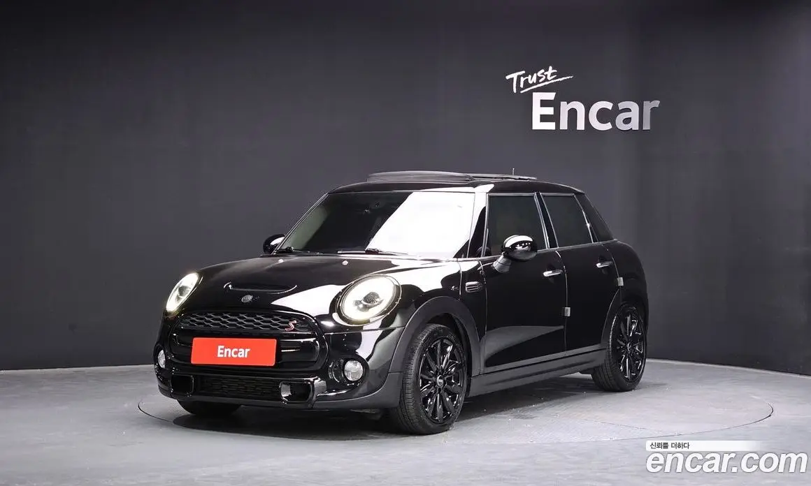 Mini Cooper 2018 2.0 автомат (гидро), фото 1 Mini Cooper 2018 2.0 автомат (гидро), фото 1
