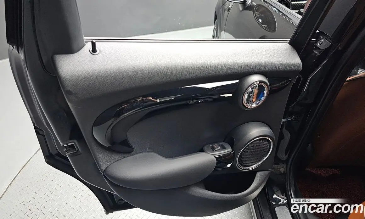 Mini Cooper 2018 2.0 автомат (гидро), фото 15 Mini Cooper 2018 2.0 автомат (гидро), фото 15