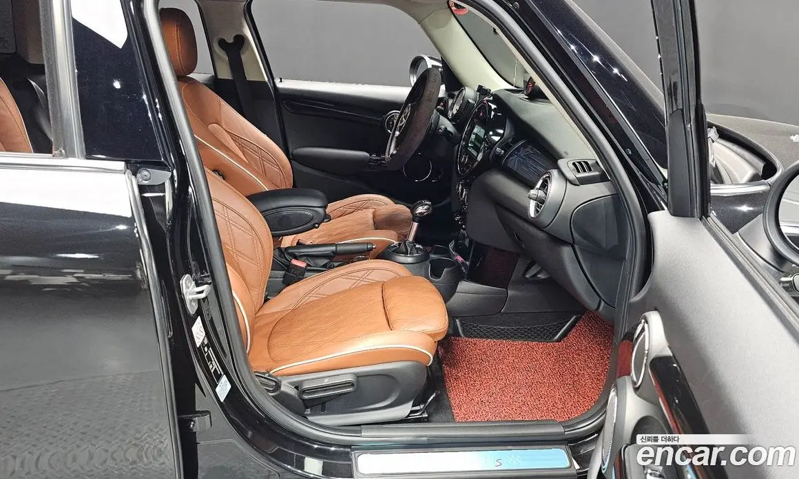 Mini Cooper 2018 2.0 автомат (гидро), фото 16 Mini Cooper 2018 2.0 автомат (гидро), фото 16