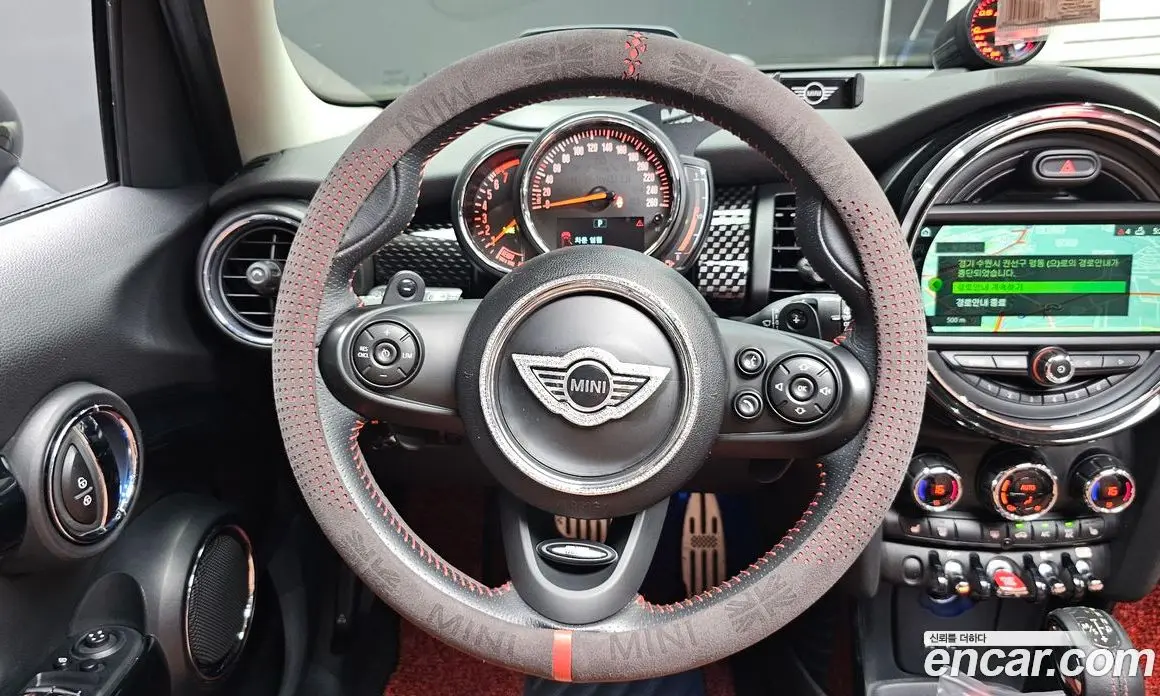 Mini Cooper 2018 2.0 автомат (гидро), фото 18 Mini Cooper 2018 2.0 автомат (гидро), фото 18